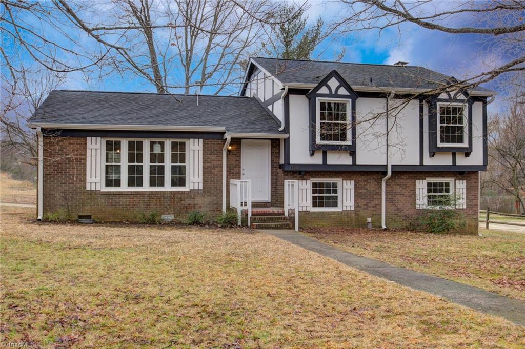 2106 Briarcliff Drive - Photo 1