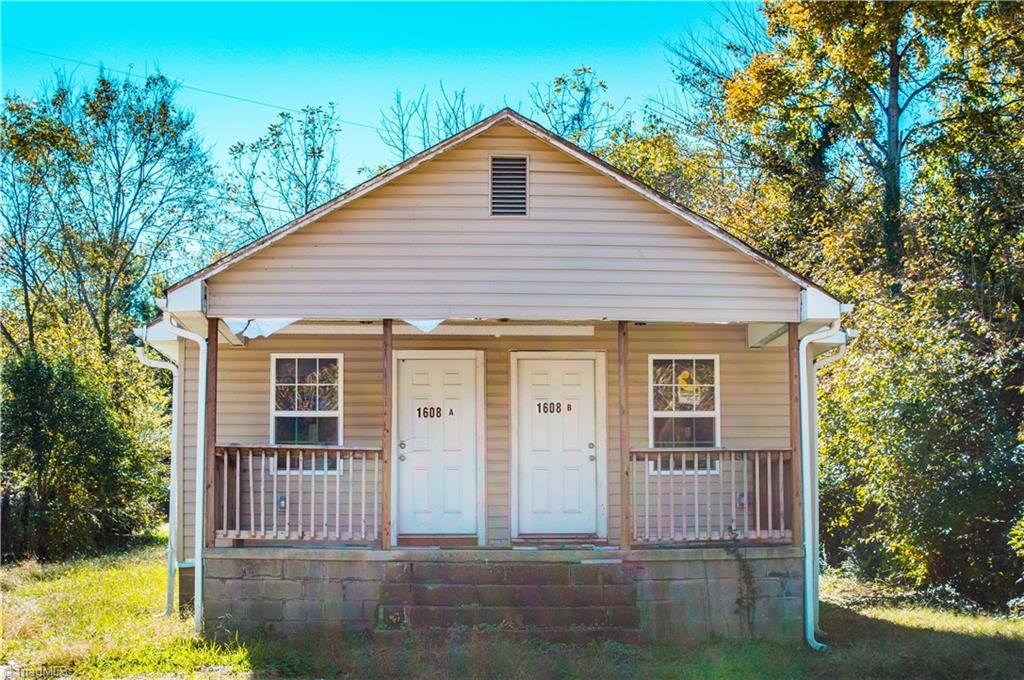 1608 Brockett Avenue - Photo 1