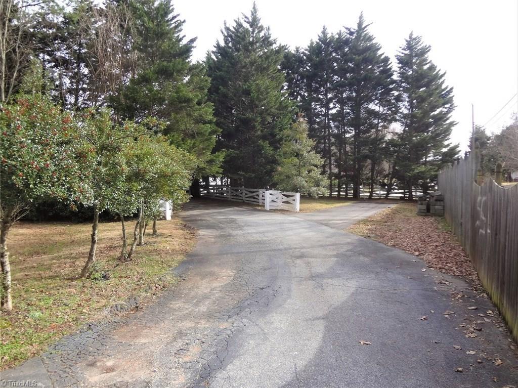 1611 Carriage House Place - Photo 1