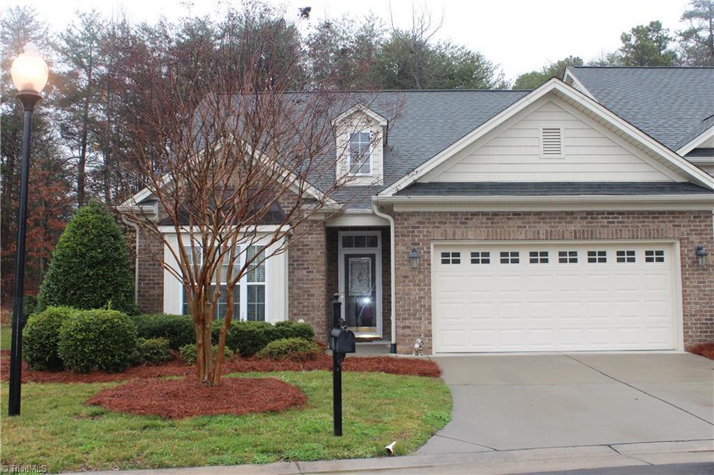 392 Collingswood Drive - Photo 1