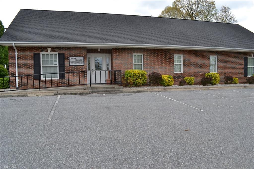 1520 Meadowview Drive - Photo 1