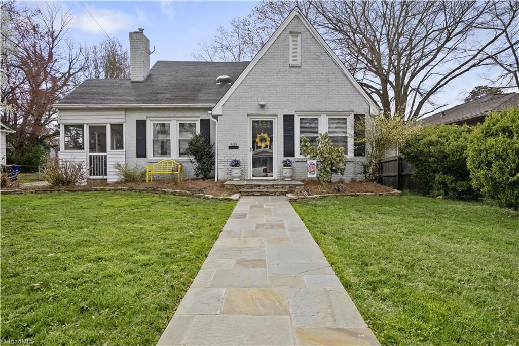 1059 Hawthorne Road - Photo 1