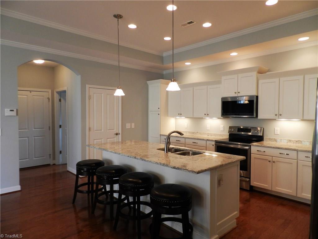 1315 Brookview Drive - Photo 1