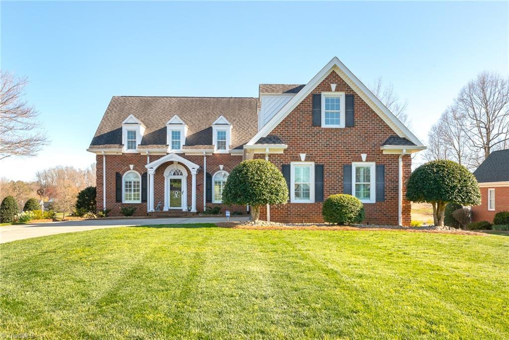 153 Isleworth Drive - Photo 1