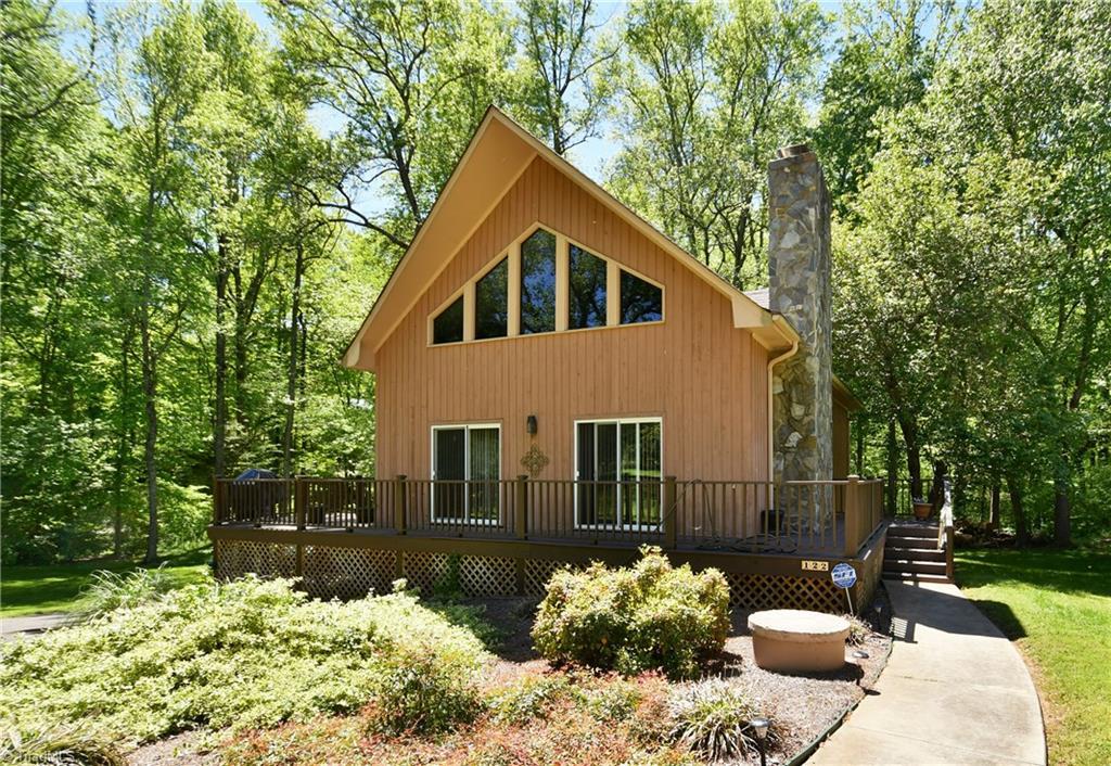 122 Forest Court - Photo 1