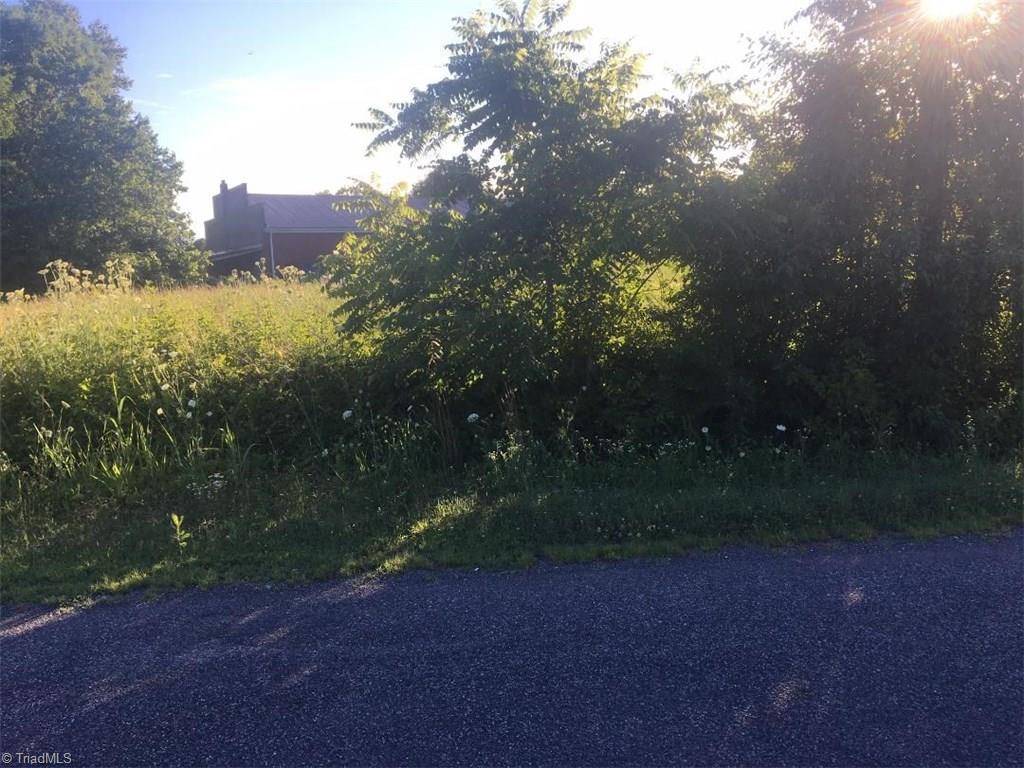 144 Pinewood Drive - Photo 1
