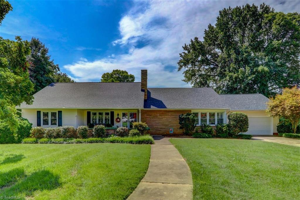 631 Parkway Boulevard - Photo 1