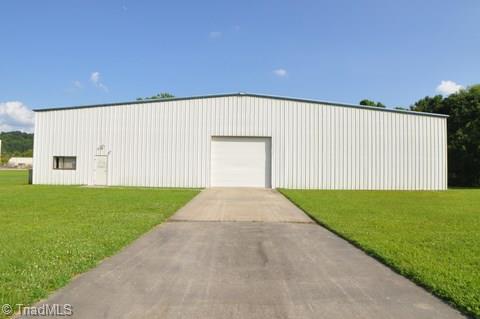 1613 Industrial Drive - Photo 1