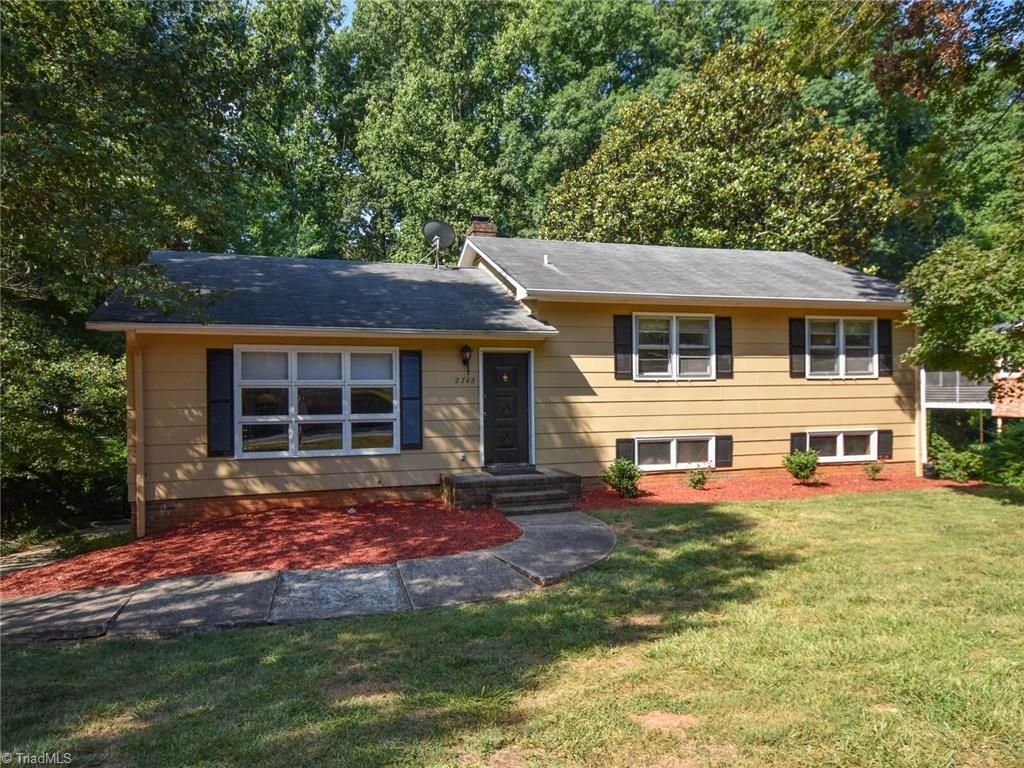 2742 London Lane - Photo 1