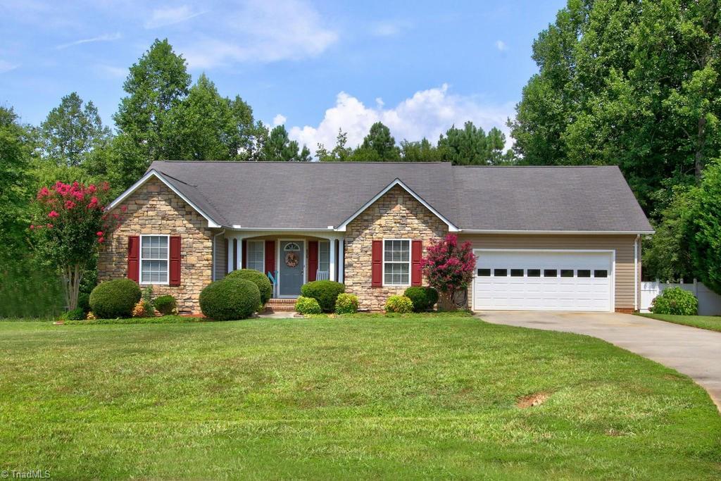 626 Lochshire Lane - Photo 1