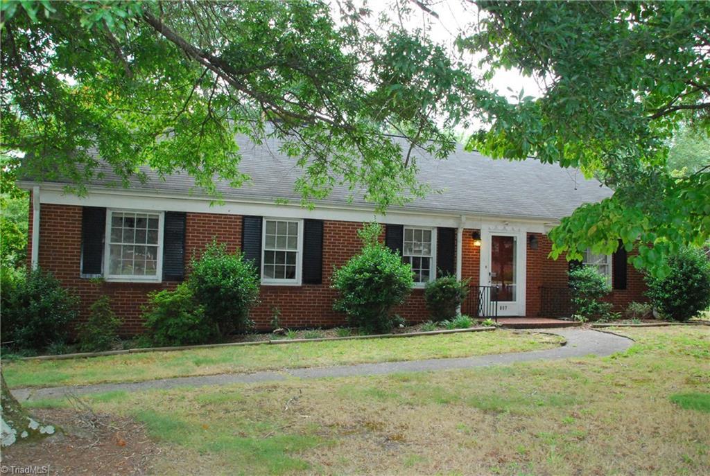 807 Summit Street - Photo 1