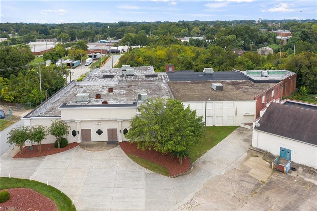 300 Oak Street - Photo 1