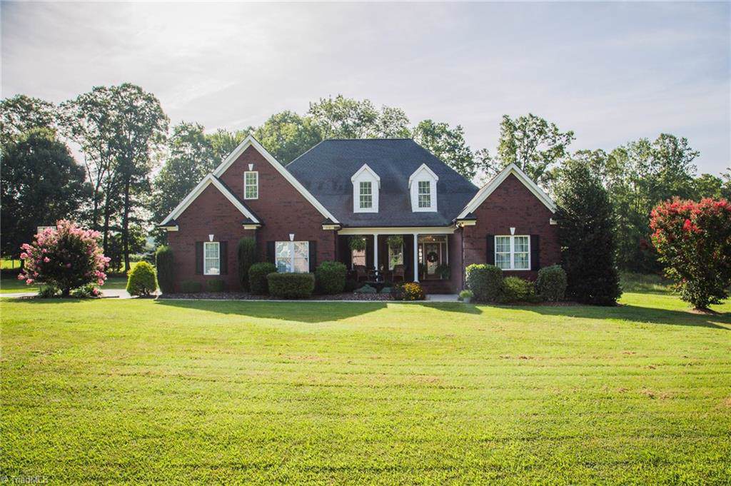 216 Fairhaven Drive - Photo 1