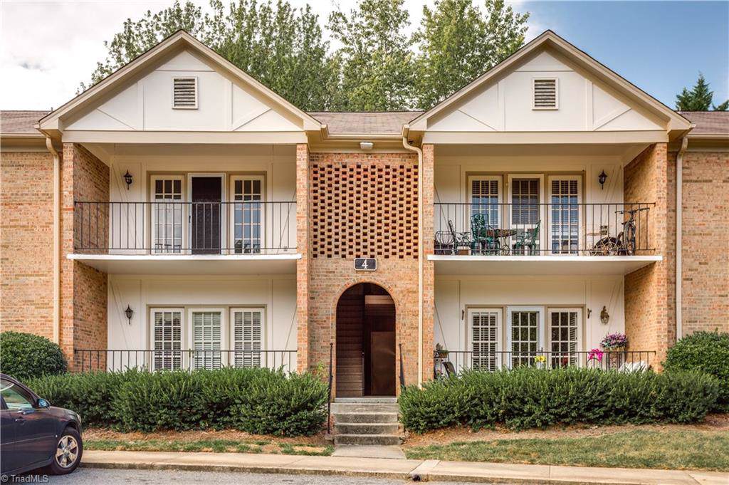 4 Fountain View Circle - Photo 1