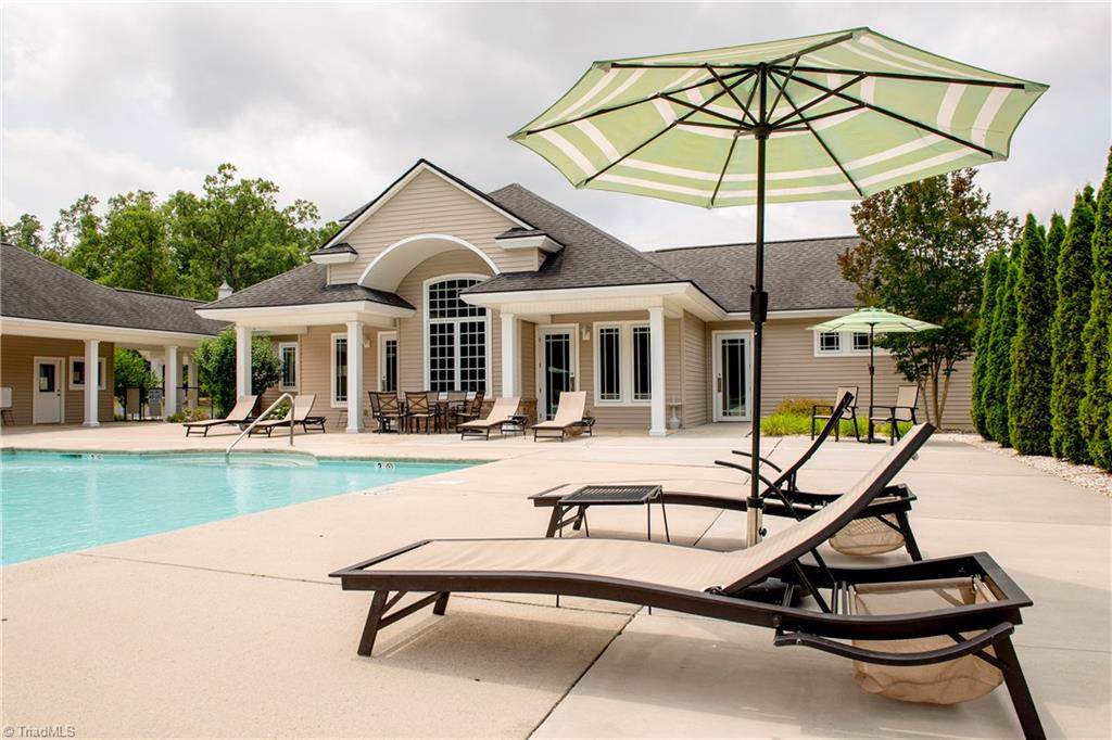 131 Roehm Landing - Photo 1