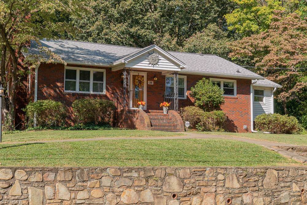 914 Gales Avenue - Photo 1