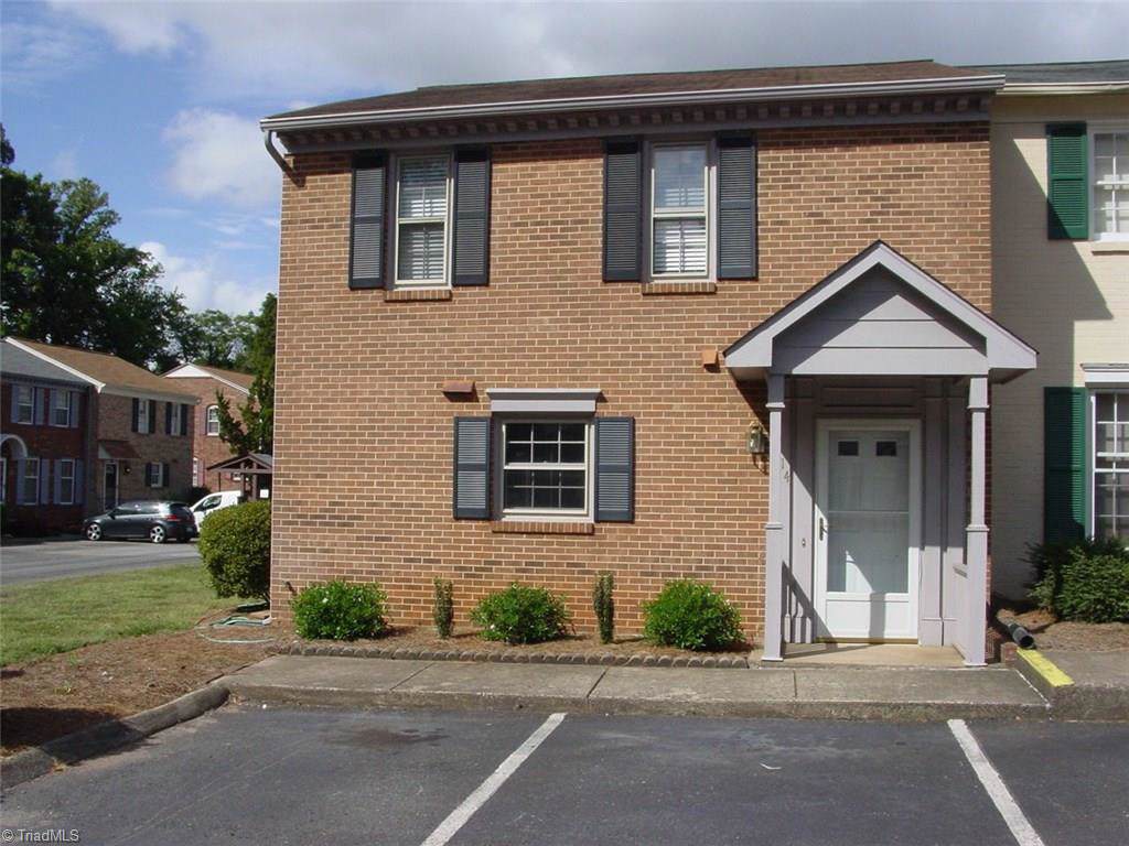 114 Charlestowne Circle - Photo 1