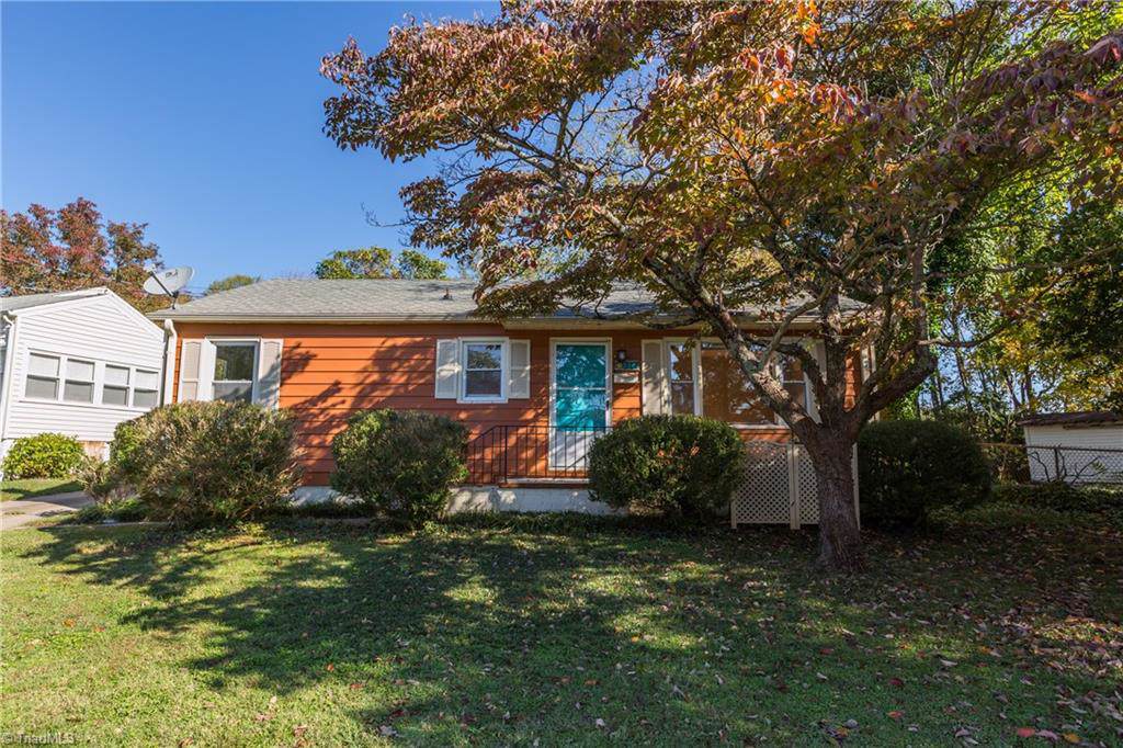 717 Sunset Drive - Photo 1