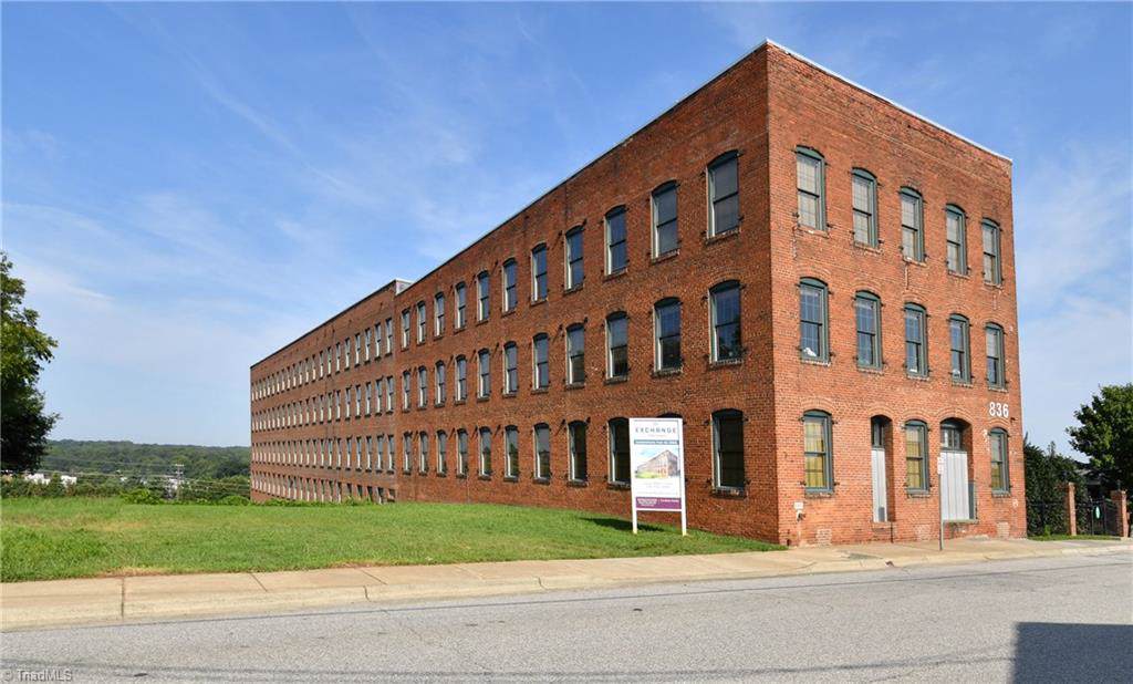 836 Oak Street - Photo 1