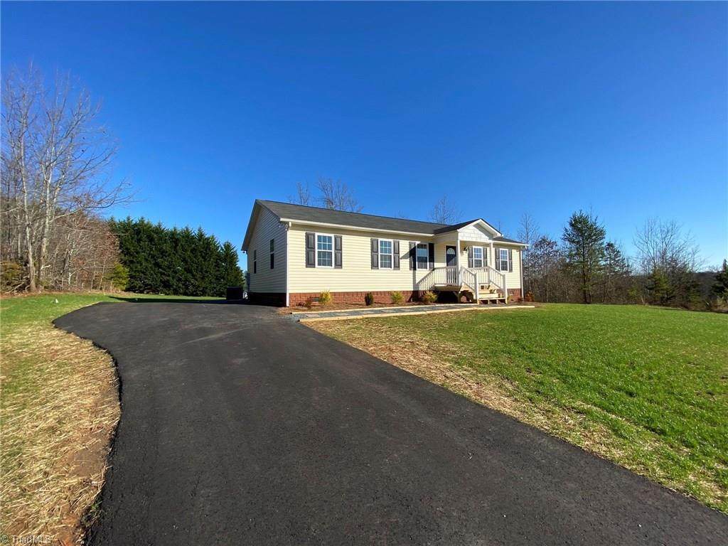161 Maple Ridge Drive - Photo 1