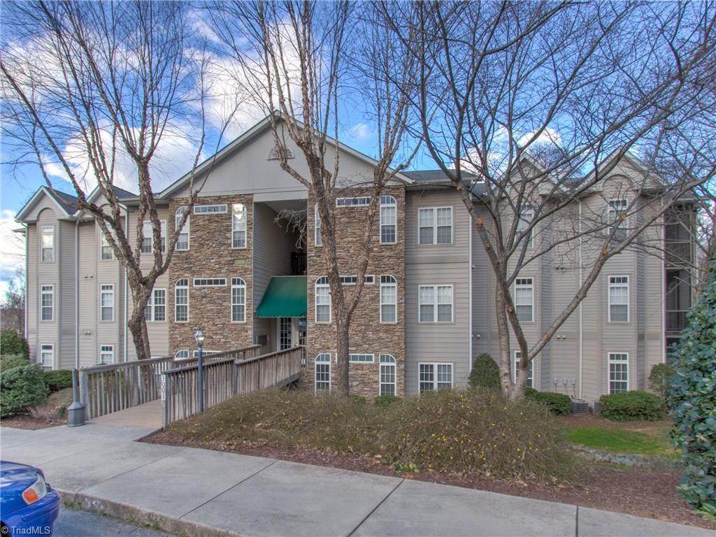 3001 Greystone Point - Photo 1