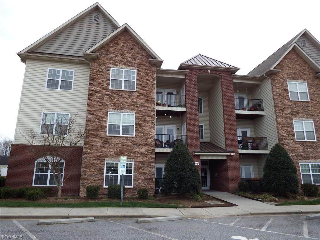 7025 Hanesbrook Circle - Photo 1