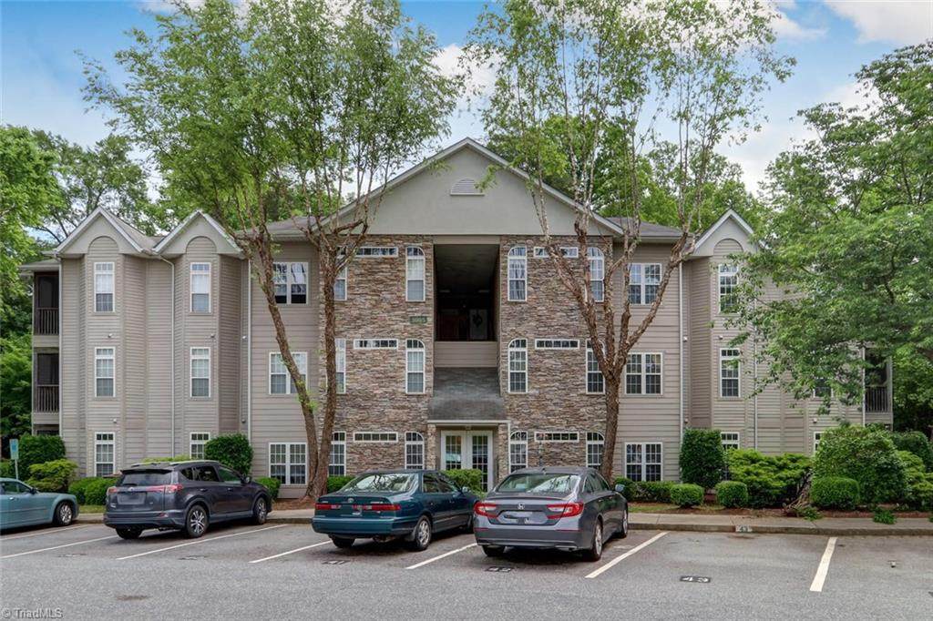 3005 Greystone Point - Photo 1