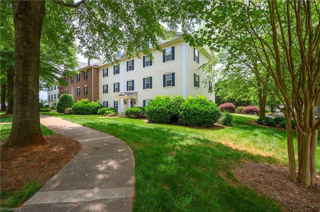 292 Town Park Drive - Photo 1