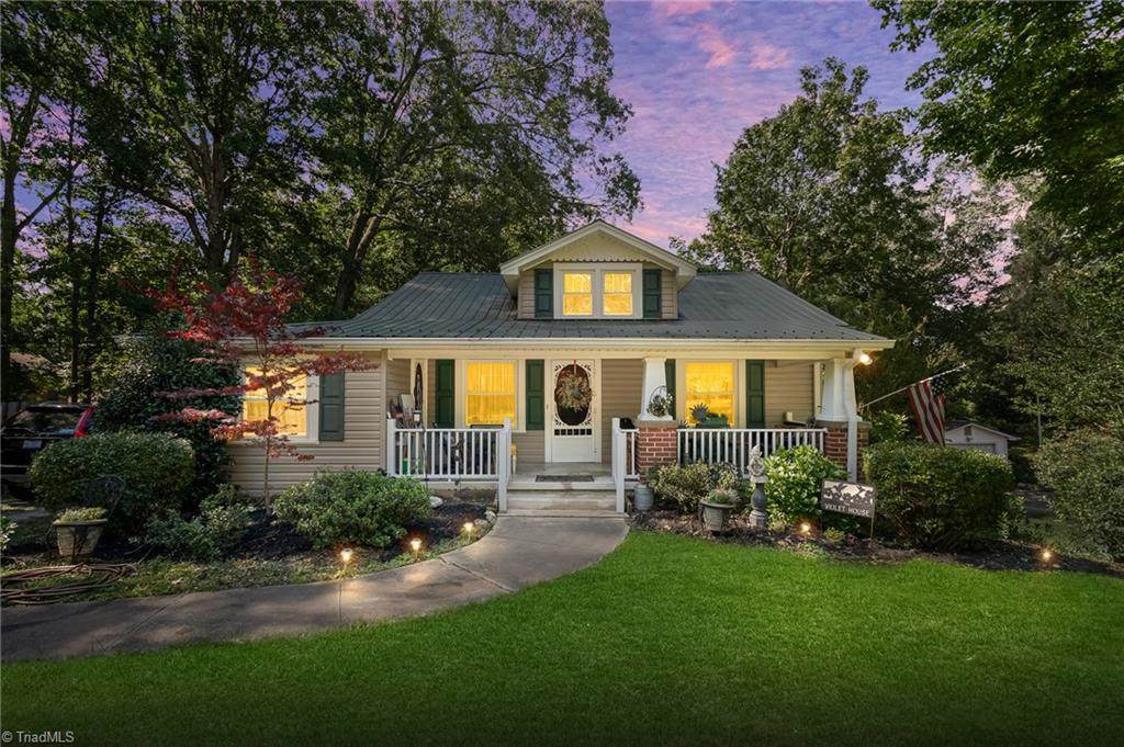 1713 Chestnut Street - Photo 1