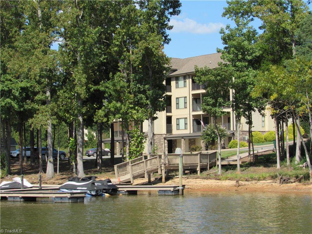 2010 Marina Pointe Road - Photo 1
