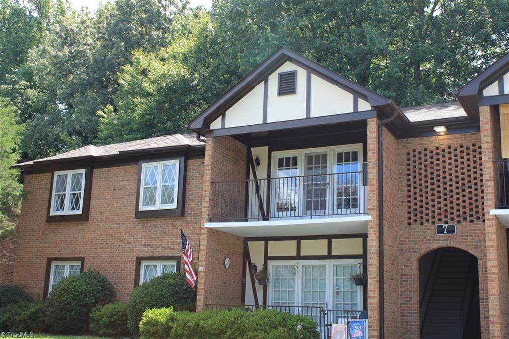 7 Fountain Manor Drive - Photo 1