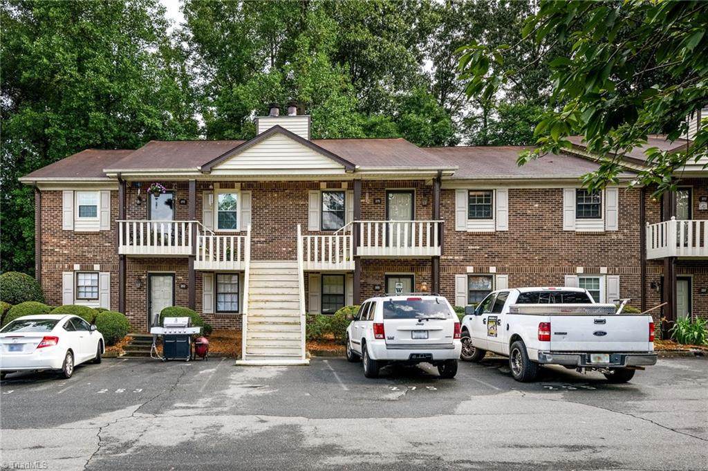 275 Olde Vineyard Court - Photo 1