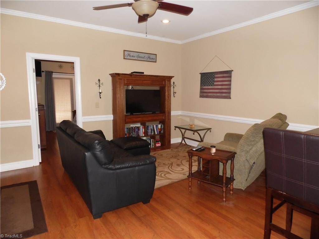 40 Club Villa Drive - Photo 1