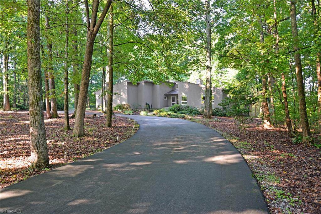 4901 Laurinda Drive - Photo 1
