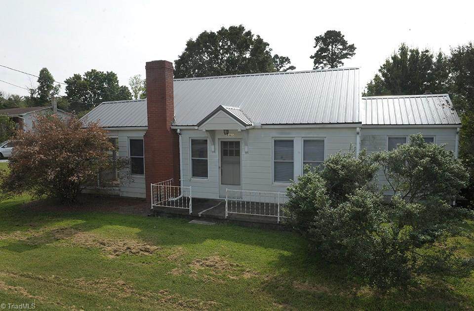 4985 Woodleaf Road - Photo 1