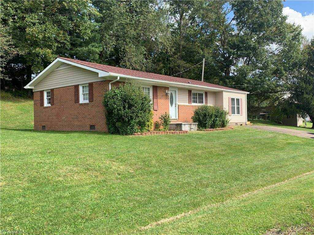 509 Sparta Parkway - Photo 1
