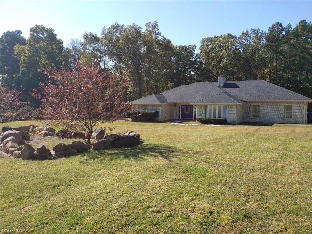 405 Farmland Road - Photo 1