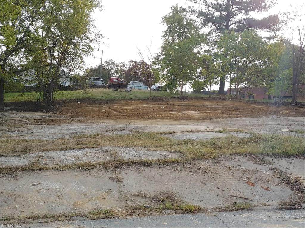 1503 Meadow Road - Photo 1