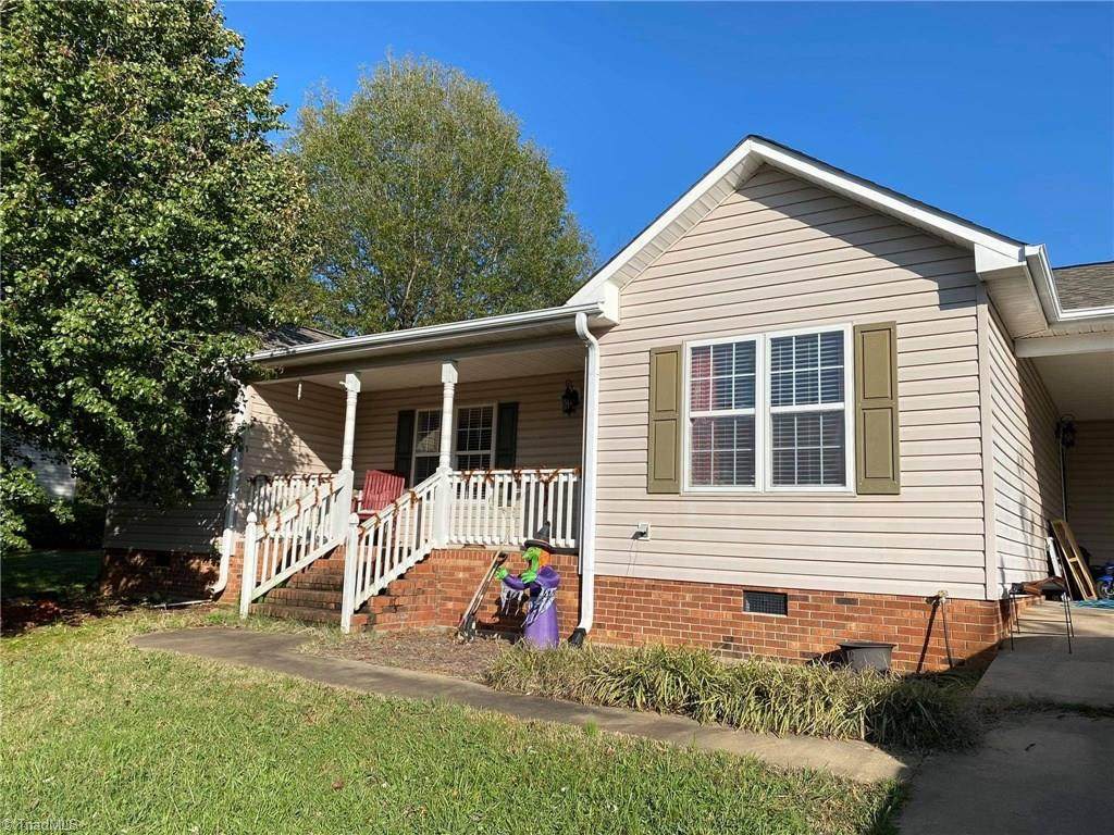 105 Buckstone Court - Photo 1