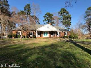 319 Pinewood Place - Photo 1