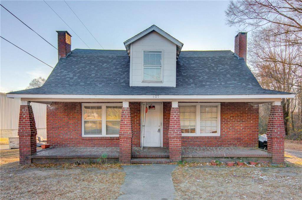 607 Ayersville Road - Photo 1