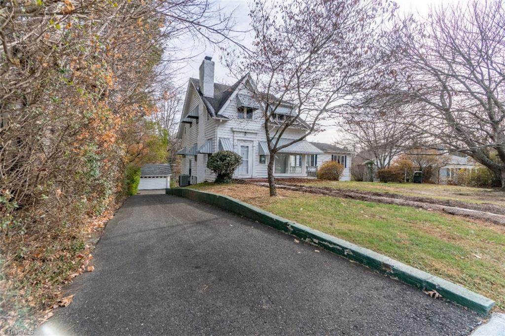 520 Country Club Road - Photo 1