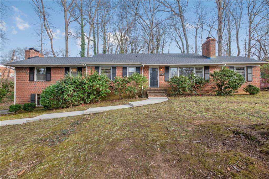 923 Lake Drive - Photo 1