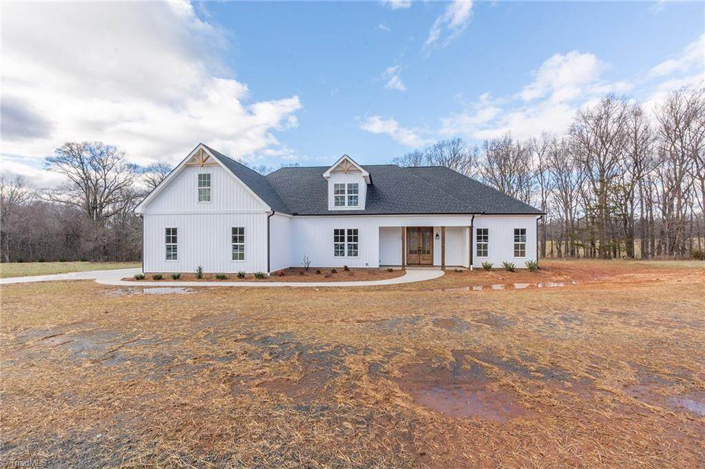 3316 Country Lane - Photo 1