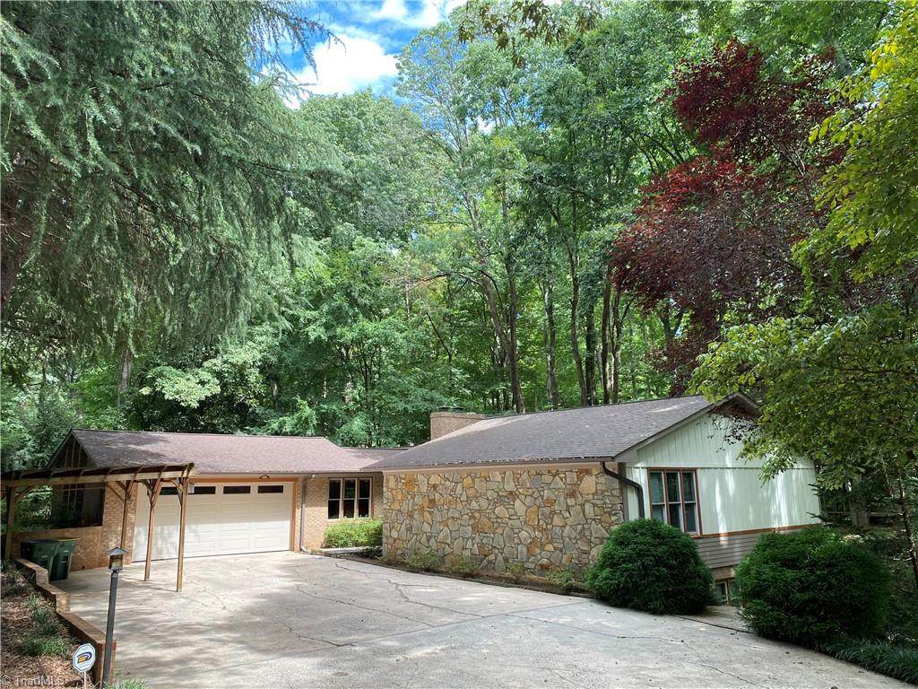 1465 Chesterfield Road - Photo 1