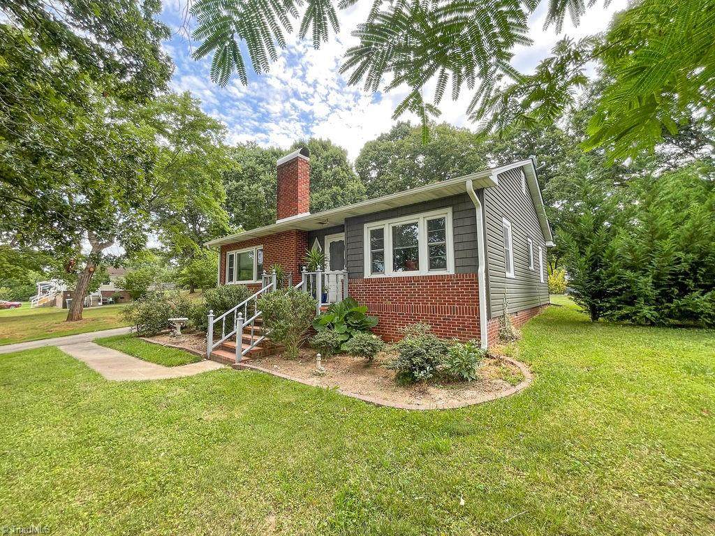 1013 Macon Street - Photo 1