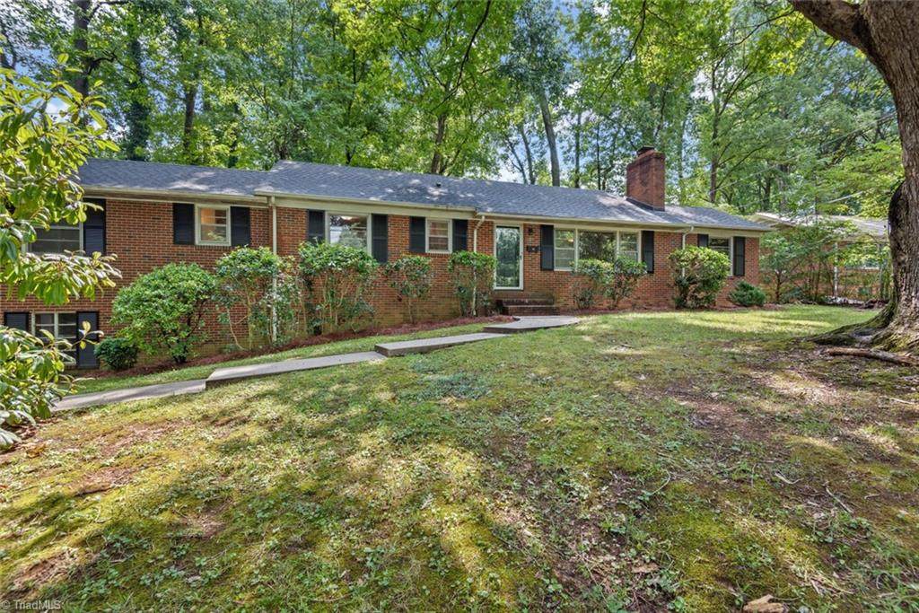 923 Lake Drive - Photo 1
