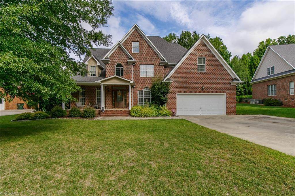 543 Meadowood Drive - Photo 1