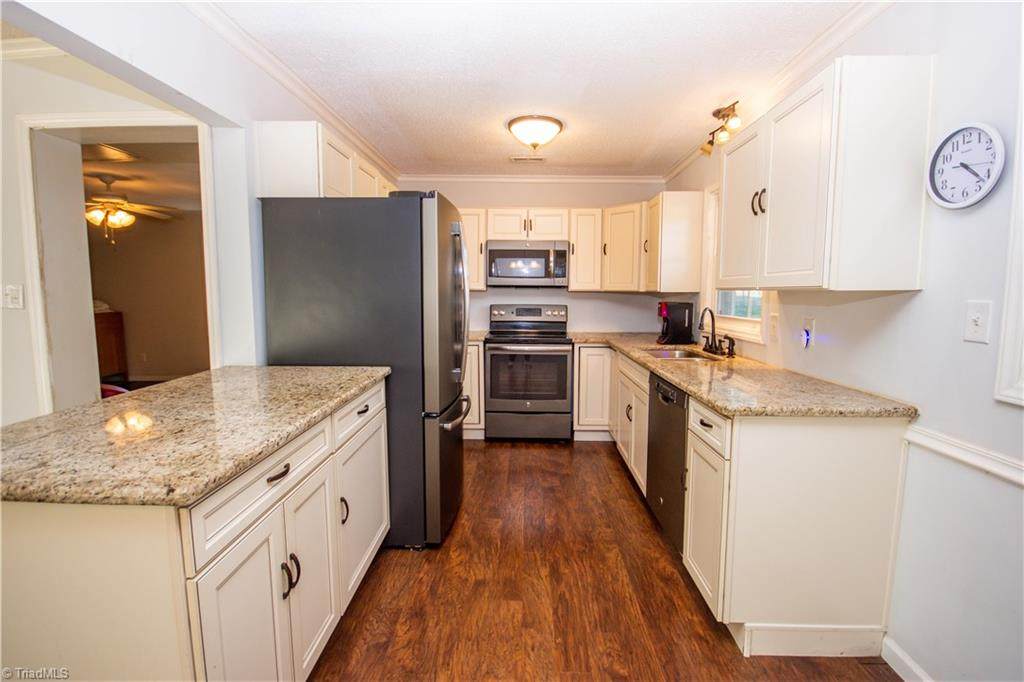 240 Debbie Lane - Photo 1