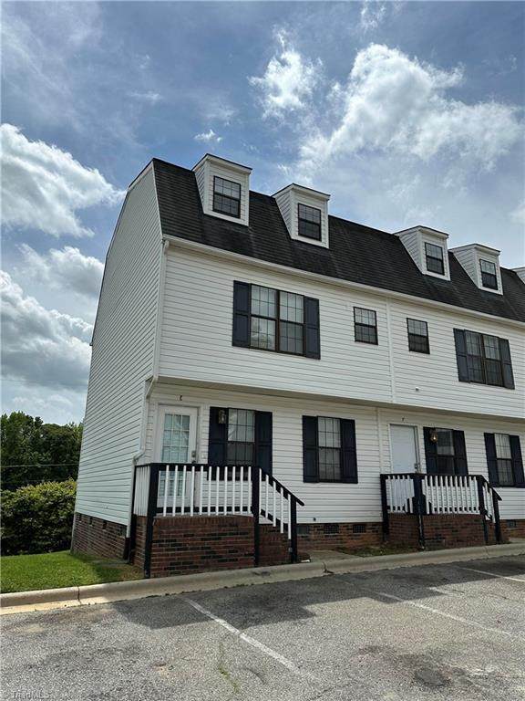 1026 Fir Place - Photo 1